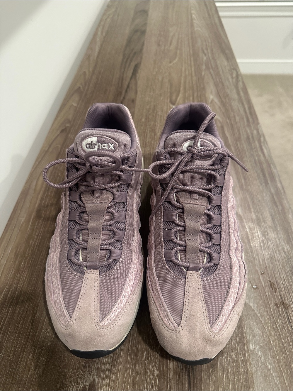 Nike unisex mauve lilac sneakers